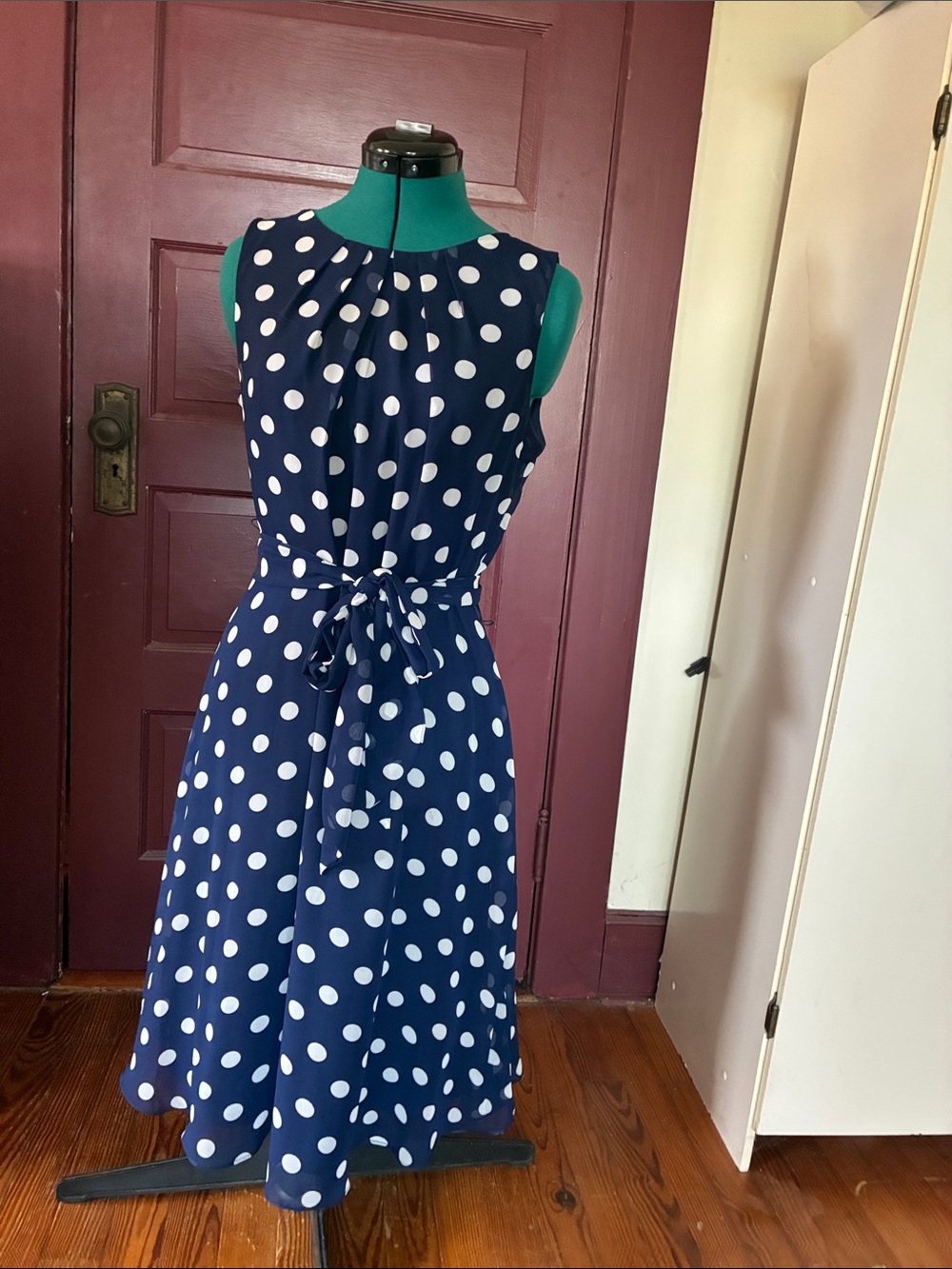 JH Sleeveless Classic Polka Dot Midi Dress